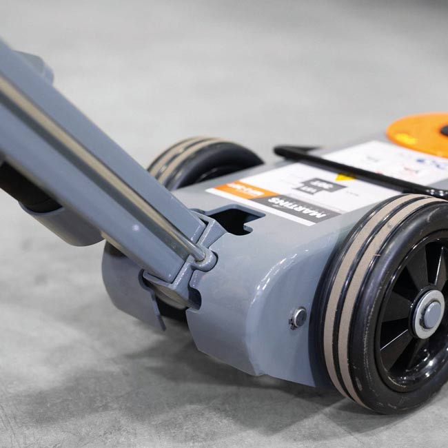 MARTINS MFJ-30T 33-Ton professional air/hydraulic floor jack