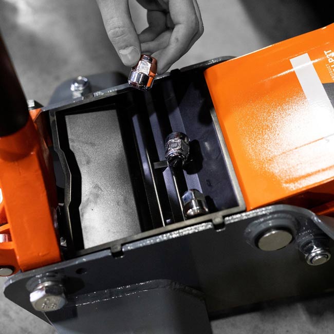 MARTINS MFJ-PL2T 2-Ton - Professional Long Reach Floor Jack