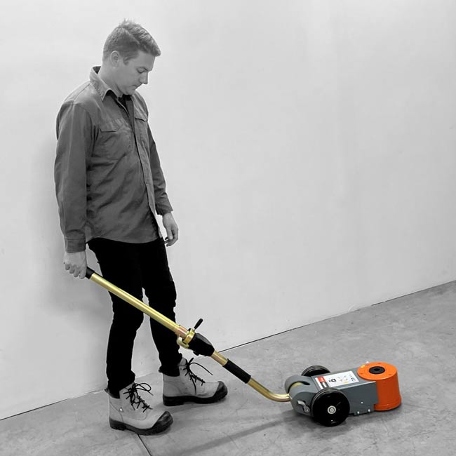 MARTINS MFJ-S30T 33-Ton Professional Portable Air/Hydraulic Floor Jack