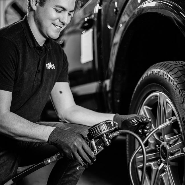 MARTINS MH-30 Handheld digital tire inflator - Flate Mate Handheld