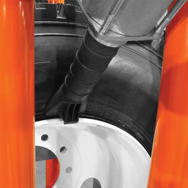 MARTINS MSITTS Seating and inflating truck tire station