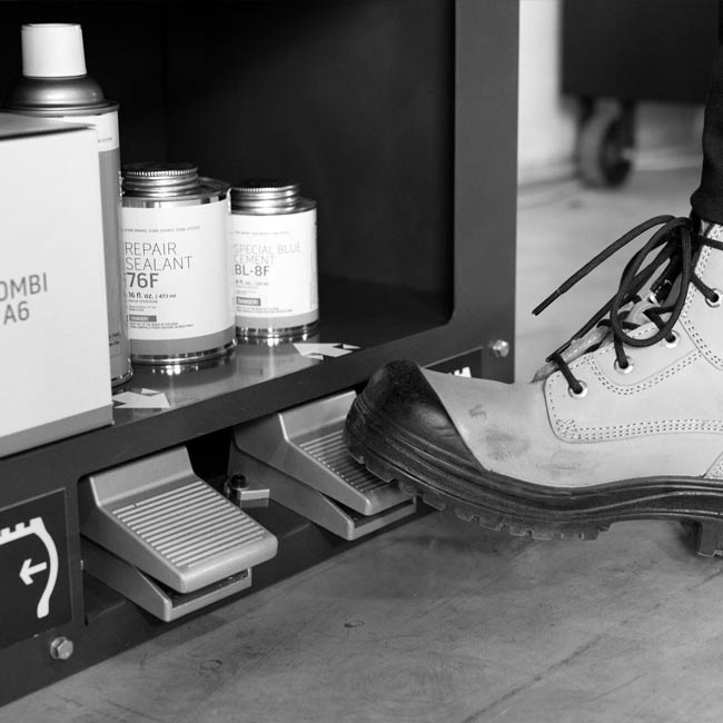 MARTINS MTRS Pneumatic PCR, SUV & LT tire spreader