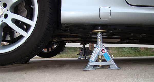 ESCO 10499 Jack Stand single, 3 Ton Weight Capacity With Flat Top Rubber Cushion Post (Short Style)